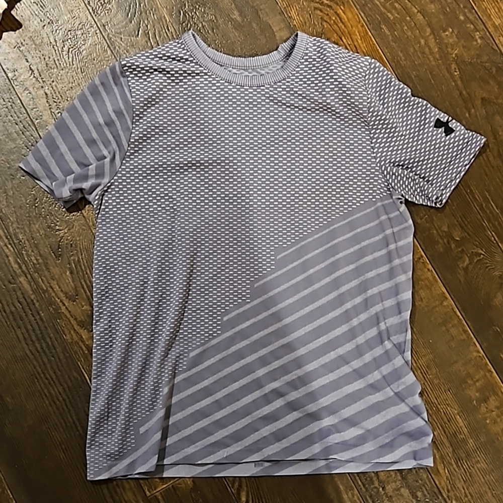 Under armour boys shirt